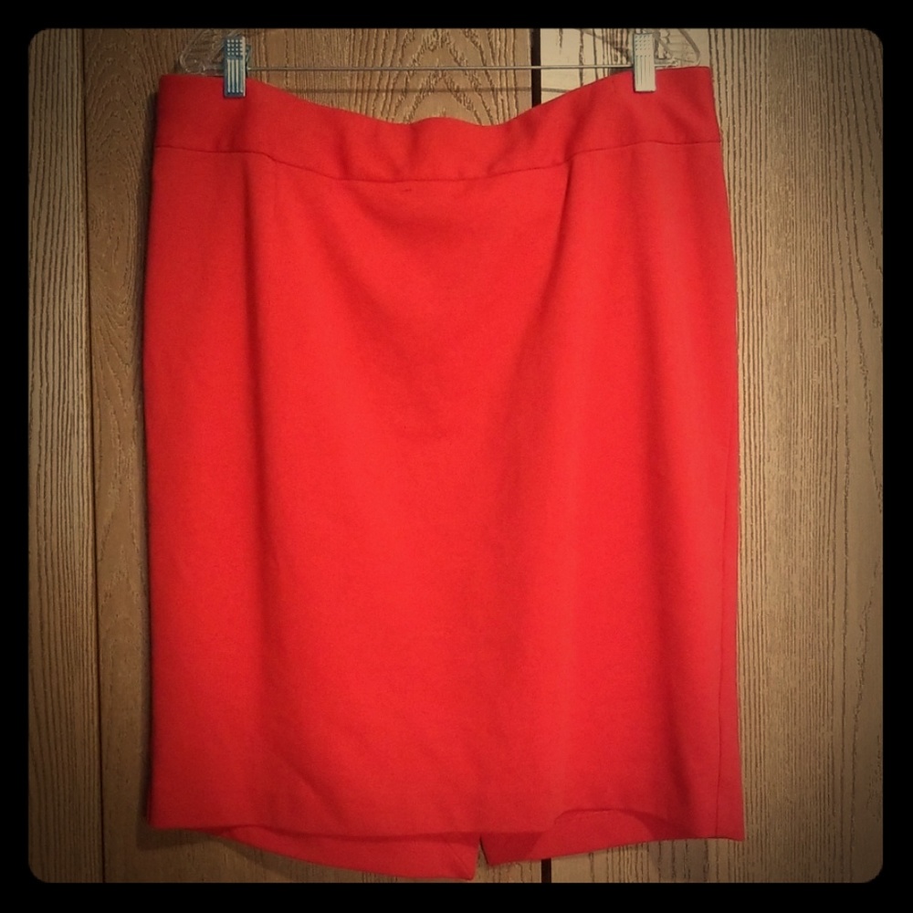 LB knee length pencil skirt